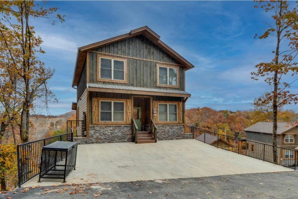Blue Moon Ridge: Brand New Cabin! 5 Bedrooms, Pool/Hot Tub, Theatre Pigeon Forge Eksteriør billede