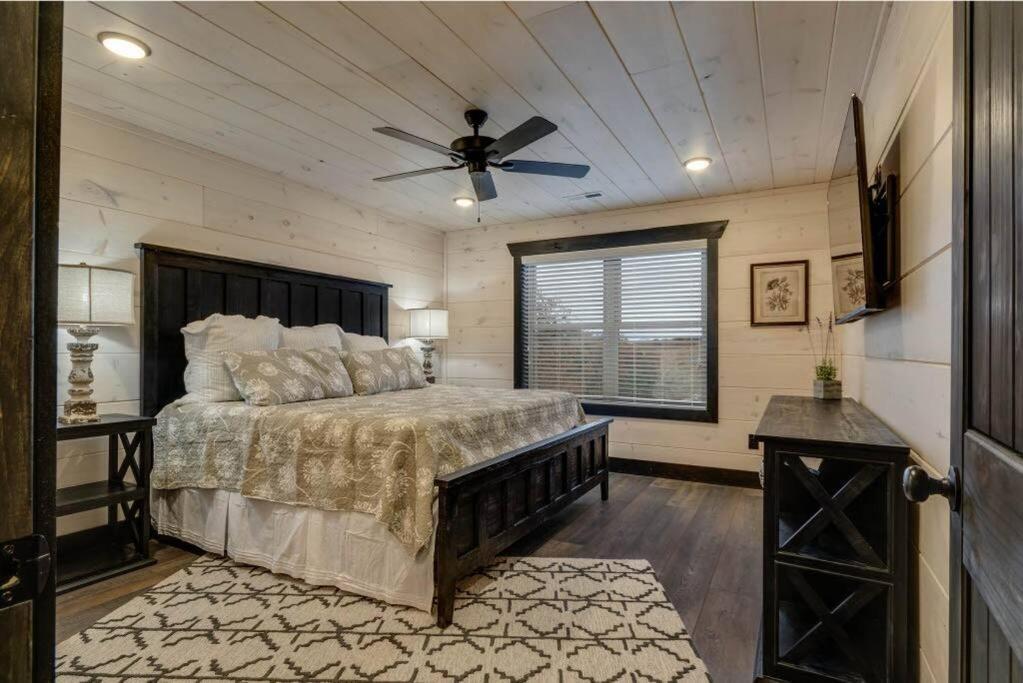 Blue Moon Ridge: Brand New Cabin! 5 Bedrooms, Pool/Hot Tub, Theatre Pigeon Forge Eksteriør billede