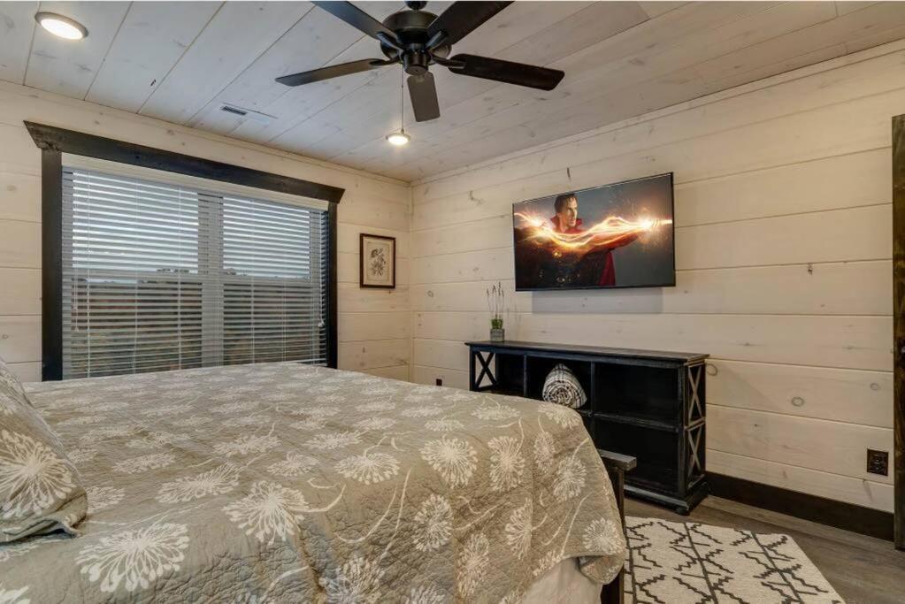Blue Moon Ridge: Brand New Cabin! 5 Bedrooms, Pool/Hot Tub, Theatre Pigeon Forge Eksteriør billede