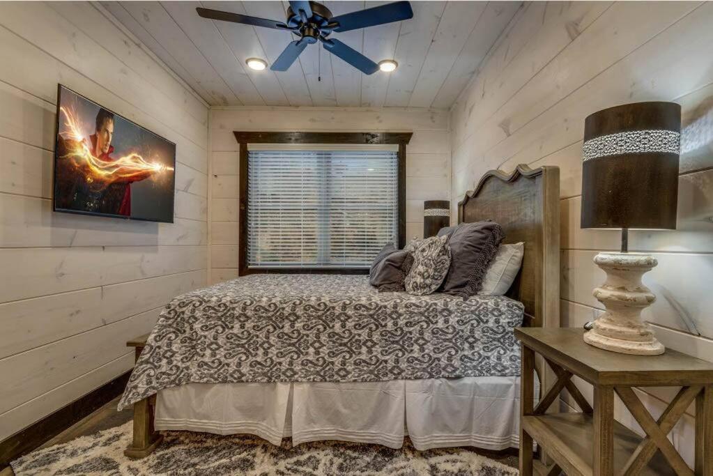 Blue Moon Ridge: Brand New Cabin! 5 Bedrooms, Pool/Hot Tub, Theatre Pigeon Forge Eksteriør billede