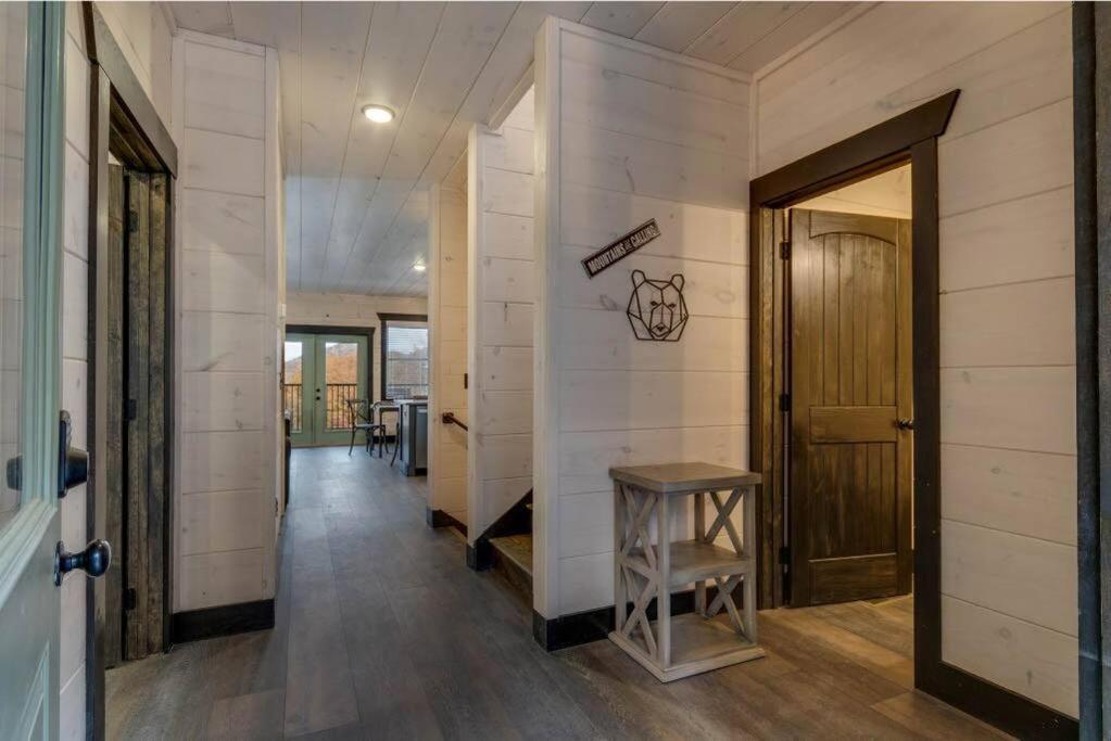 Blue Moon Ridge: Brand New Cabin! 5 Bedrooms, Pool/Hot Tub, Theatre Pigeon Forge Eksteriør billede